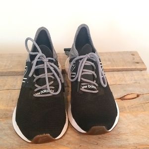 New Balance size 8 Roav